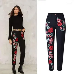 Jeans femminile che portano 2024 Rosini di ricamo 3d primaverile Donne sciolte pantaloni in denim causali neri per donna inverno jean 1825