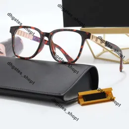 Chrome Resrts Glass Glass Designer CH Sunglasses for Women Chrome Hasslases Frames Mens New Fashion Avant-Garde Plate Heart Eyeglass