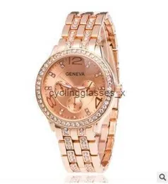 2024 Koreańska wersja Geneva Fashion Diamond Set Watch zegarek stalowy Business Business Quartz wszechstronny para