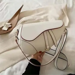 Projektantka torba siodłowa torby na ramię torebki torebka moda krzyżowa torba do ciała kobiet klasyczne luksusowe torebki retro luksusowe wszechstronne przenośne najwyższej jakości 002