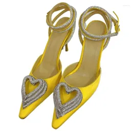 Scarpe vestiti dolce forma a cuore cristallo donna ad alto tacco sandalo designer satinato di design panate pattina
