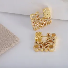 Hoop Huggie 18K مصمم أزياء مطلي بالذهب مقاطع للمجوهرات مصمم مجوهر