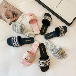 Luxury Brand Summer Slipper Sandal for Women Embroidery Woman Flats Shoes Black Pink Grey Designer Flip Flops