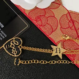 Luxury 18k Gold Plated Necklace Brand Designer Fashion Letter Heart Shaped Pendant Högkvalitativ halsband charmig tjej exklusiv butikshalsband med låda gåva