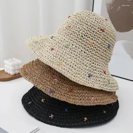 Boinas de chapéu de sol respirável Holida de férias Spring Weaving Straw Mulher viaja o acampamento, levando Po Handmade Beach para menina