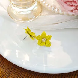 Frühling Süßes Xiaoqing Festival Atmosphäre sanfte Blume Koreanische Version Minimalistischer Waldstil Multi -Layer Blütenblattohrringe weiblich