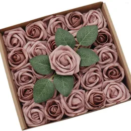Kwiaty dekoracyjne D-Seven sztuczne 1,5 "i 2" Dusty Rose 25pcs Realistyczne pąki Probite róże z łodygą dla DIY Wedding Boutonniere