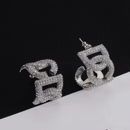 2024 Neues Full Diamond Letter Ohrringe Hochwertige Mode Luxusdesigner Ohrringe für Frauen Hochzeitsfeiern Geburtstagsgeschenkschmuck Schmuck