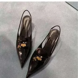 Sandały projektowe moda dla kobiet letnie spiczaste palec kittę pięta zapatos płytkie sandalii sandalias elecan 60f