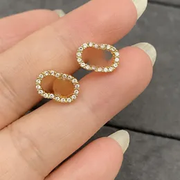 Designer D Orecchini Letter di alta qualità Mini orecchini classici intarsiati con perle di diamanti e orecchini in oro elettroplati in ottone Orecchini per aghi d'argento