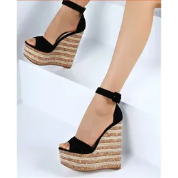 Женщины моды лето открытые пальцы на ногах соломенная замшевая кожаная лодыжка супер высокий клин песок 780
