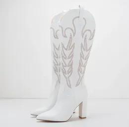 Stiefel 2024 Traf zeigte große gestickte High Heel Cowboy Cowgirl Frauenhülse Weißer langer Hochzeit Western Stiefel