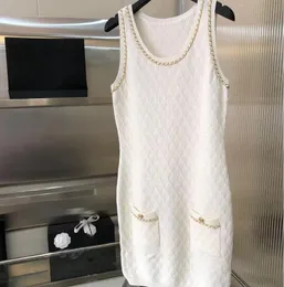 캐주얼 드레스 니트 검은 흰색 고삐 체인 바디콘 드레스 여름 패션 슬림 소매 소음 섹시 탄성 미니