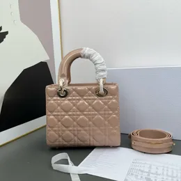 Kvällspåsar hjärtböjad designer Leisure handväskor chic lyxigt patent läder små axel messenger purses kvinnor hand designer väska