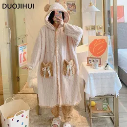 Home Clothing DUOJIHUI Classic Two Piece Winter Cute Bathrobe Women Hooded Fashion Pocket Robe Loose Pant Thick Warm Flannel Robes For