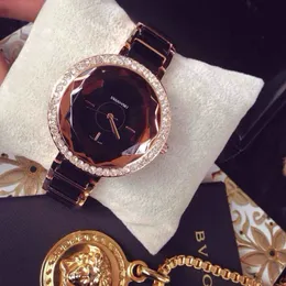 Marka mody zegarek kobiet 41 -metrowych damskich dziewcząt wielki litera metalowy stalowy zespół kwarcowy zegarek popularny prezent elegancki uroczy projektant trwały 125