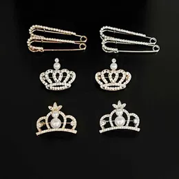 2024Fashionable pearl rhinestone crown brooch cardigan small chest flower buckle accessories collar versatile scarf sweater pin