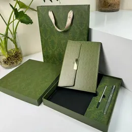 Green Blocos Sizea5 com letras de moda Signature Pen Core Set com Bolsa de montagem de caixa de presente para presente de negócios