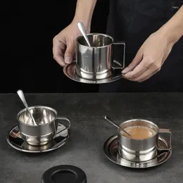 Muggar koreansk stil nisch kaffe mugg och fat set retro rostfritt stål kopp liten utsökt posering vlog eftermiddag te mjölk