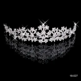 18027clssic Hair Tiaras auf Lager billiger Diamant -Strass -Hochzeitskronhaarband Tiara Bridal Prom Abend Schmuck Kopfbedeckungen 2766