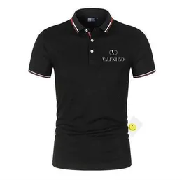 Дизайнерская мужская рубашка поло с черно -белым светом роскошные с короткими рукавами.