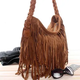 2020 Faux Wildleder neueste heiße modische modische Schrubbe Faux Fell Frauen Trends Cross Lod Bag Quaste Wildleder Fringe Messenger Schulter Handtasche 272l