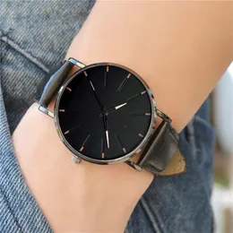 Лучшие мужские часы Quartz Watches 40 -мм водонепроницаемые модные бизнес -часы подарки для мужчин Color17 214L