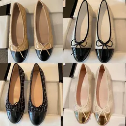 Designer Black Ballet Flats Ballerina Paris Brand Kleidschuhe Schaffell Schuh Frauen Frühling gesteppte echte Lederschlupf auf Ballerinas Luxus runde Zehen Damen Frauen Frauen