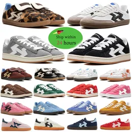 2024 Дизайнеры обувь повседневная обувь для мужчин Женские кроссовки для обуви серой резинки Черно-белый розовый темно-зеленый пурпурный мужской тренер36-45