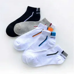 Erkek Çorap 5 Çift/Lot İlkbahar Yaz Erkek Çorap Nefes Alabilir Ayak Bileği Pamuk Spor SOCKS KOLU KAYNAKLANDIRILMAK SAKITIC SINAK KISA SOKKEN BOYUTU 38-48 Y240528