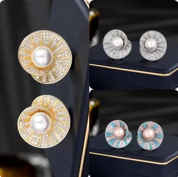 Designer S925 Silver Needle Ear Studs örhängen Ny högklassig Retro Ljus lyxstil Zirkon Pärldesign Känn Shell Earring smycken