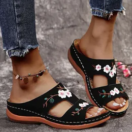 Donne estive 174 Scarpe per la punta della punta Floral Donna comode pantofole femminili sandali retrò Zapatillas 965