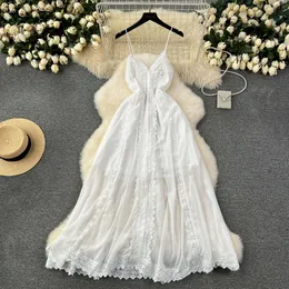 Vestido de luar branco feminino francês puro desejo atmosfera renda de fada vestido de fada com tiras suspensas vestido de férias exclusivo e exclusivo