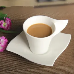 Kubki Kreatywny moda zabawny projekt biała porcena China Ceramiczna Latte Coffee Cup and Saucers Tea Milk Cafe Espresso Mub Rutgrip