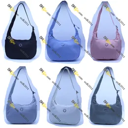 XTDH2014 حقيبة كتف مصغرة 4L NYLON CRESSITION BAG محافظ صغيرة للنساء يخرجون من محفظة نصف القمر حقيبة كتف مقاومة للماء مع إغلاق السوستة