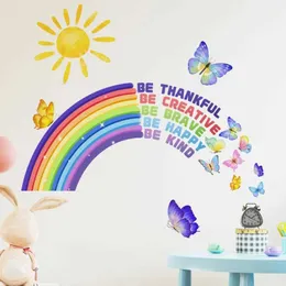 Decoração de parede desenho animado arco -íris inglês adesivo de parede de borboleta infantil quarto decoração de parede de decoração de papel de parede decoração de decoração adesiva auto adesiva d240528