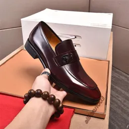 New Men Designer Dresser Dress Leather Shoes for Men Classic Gentleman Wedding Scarpe da fine anno Luxury Gold Blue National Pattern Oxfords Box Oxfords