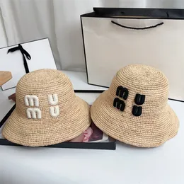 Summer Straw Hat Designer Bucket Hap luksusowa trawa marka czapek szerokie grzbiet haft haftowanie słoneczne hat mężczyźni kobiety sunhat wysokiej jakości topi
