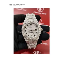 Toppkvalitetsberömda unika stilklockor def Color VVS Moissanite Diamond Iced Out Hip Hop Bling Bustdown Men's Wrist Watch