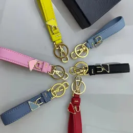 Genuine Leather Designer Keychain Bag Accessories Car Key Chain Gift Letters Design for Men Women Vintage Golden Keyring Delicate Decoration
