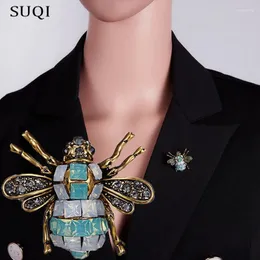 Spille Suqi Personalità vintage Cute Animal Bee Spira di strass Inamel per le donne Accessori per gioielli a spillo da donna 2024