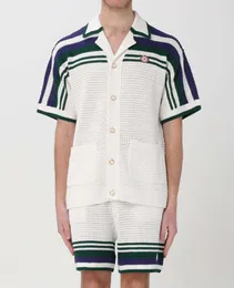 カサブランカホワイトかぎ針編み - ニットシャツストライプ刺繍入り男性デザイナーテニスカジュアルショートスリーブシャツコートカサブランカコートシャツ
