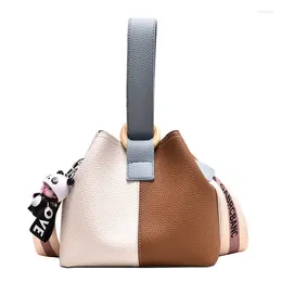 Bolsa 2024 Mulheres Smitle Leather Bucket Tamanho 20 18 10 cm Sacos de alça ajustável para Handsbags Telefone -chave