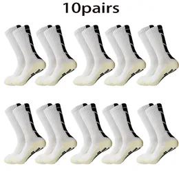 Calzini da uomo 10 paia di combinazione all'ingrosso calzini da calcio anti -slip che gestiscono calzini sport traspiranti da uomo e calze di montagna da donna Y240528