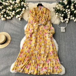 Легкое зрелое нишевое платье с цветочным платьем для женщин 2024 Новый сладкий край уха в стиле талия