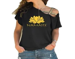 Moda Namaste Print Tee Camise