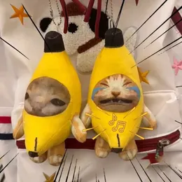 Плюшевые брелки для брелок плач банановые брелки 2023 кошка плюшевая подвеска милая банановая кукла кошачья кукла с звуковой автомобильной сумкой весело подвеска.