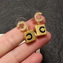 Designer Classic Earrings cclies Luxury hoop Stud Brand Women Jewelry Clogo Gold Earring high-qualit Woman ohrringe 653