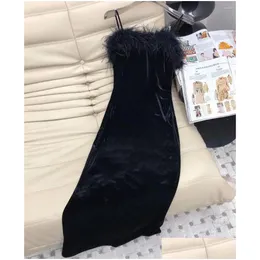 Basic Casual Dresses 2024 Spring Summer Women Ostrich Fur Patchwork Slim Veet Spaghetti Strap Folds Long Dress Black Party Drop Delive Dh6Nm