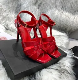 مع Box Top Quality 10mm Stiletto Heels Sandals Red Patent Leather Tribute Super High Heel for Women Luxury Designers Shoes Even3747808